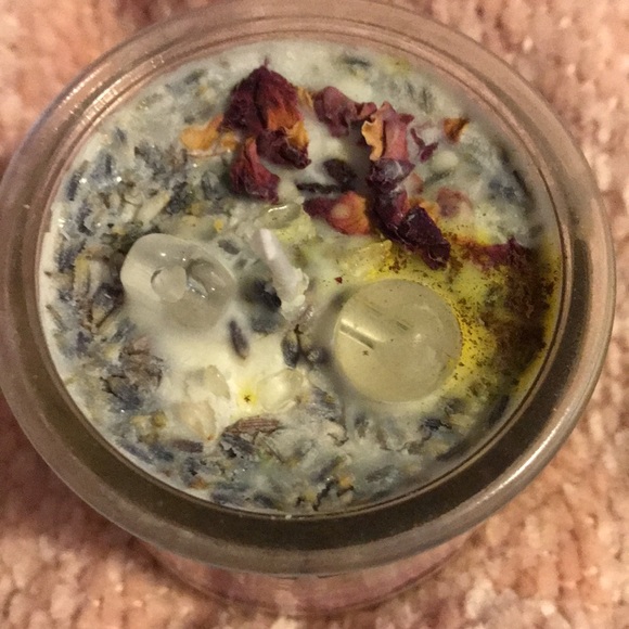 💕NWT ROSE Candle💕 - Picture 2 of 4